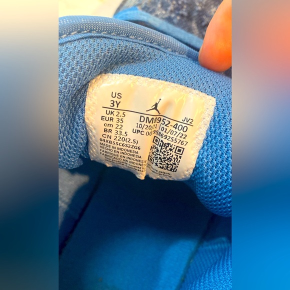 Air Jordan 1 Mid “Washed Denim” - Picture 3 of 4